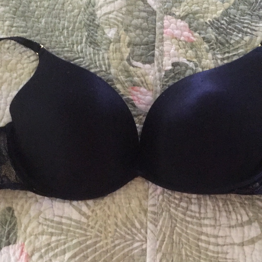 Victoria’s Secret Black Bra